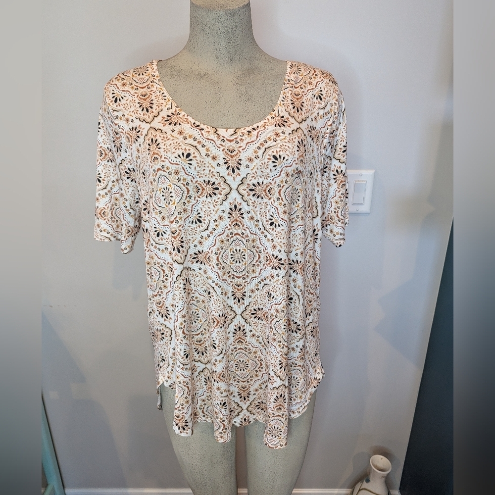 New Tunic Top Maurices Size 0x White Brown Rust  Mosaic Short Sleeve Scoop Neck